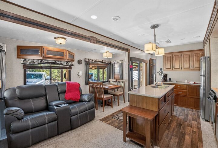 Property Photo: 2759 20 Hwy WA 99114