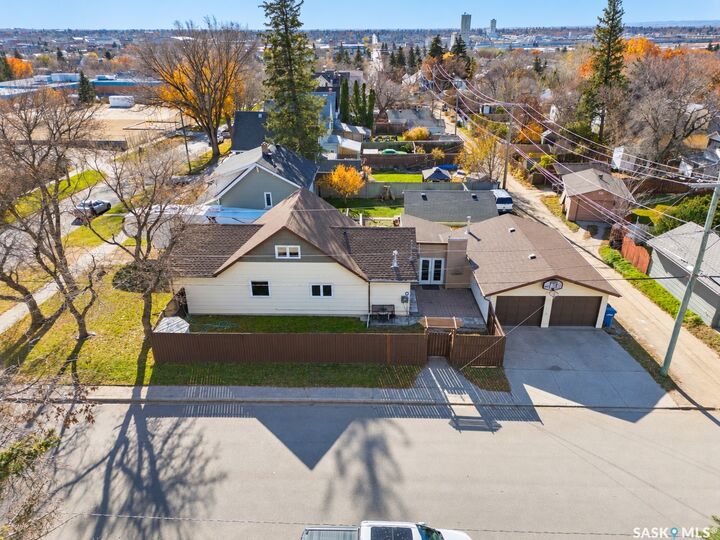 Property Photo:  1080 Henleaze Avenue  SK S6H 3V6 