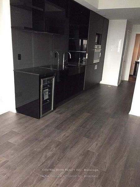 Property Photo:  70 Temperance Street 2904  ON M5H 4E8 