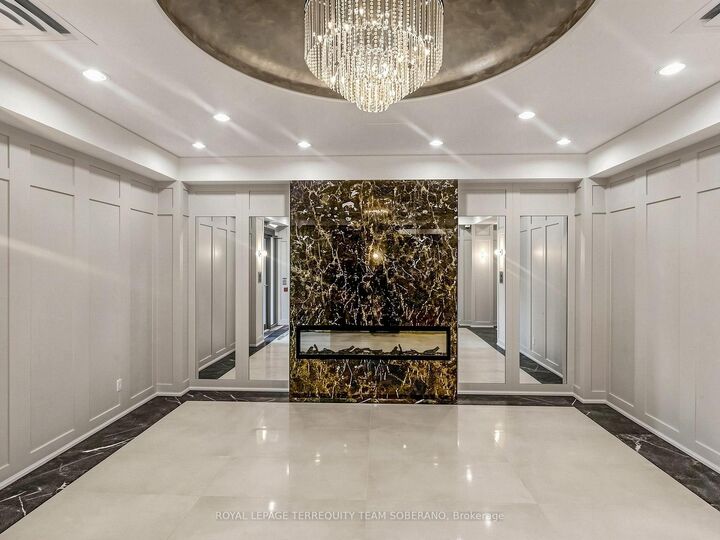 Property Photo: 9 Northern Heights Drive 104 ON L4B 4M5