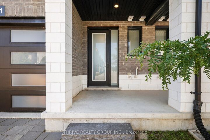 Property Photo:  981 West Village Square  ON N6H 0J7 