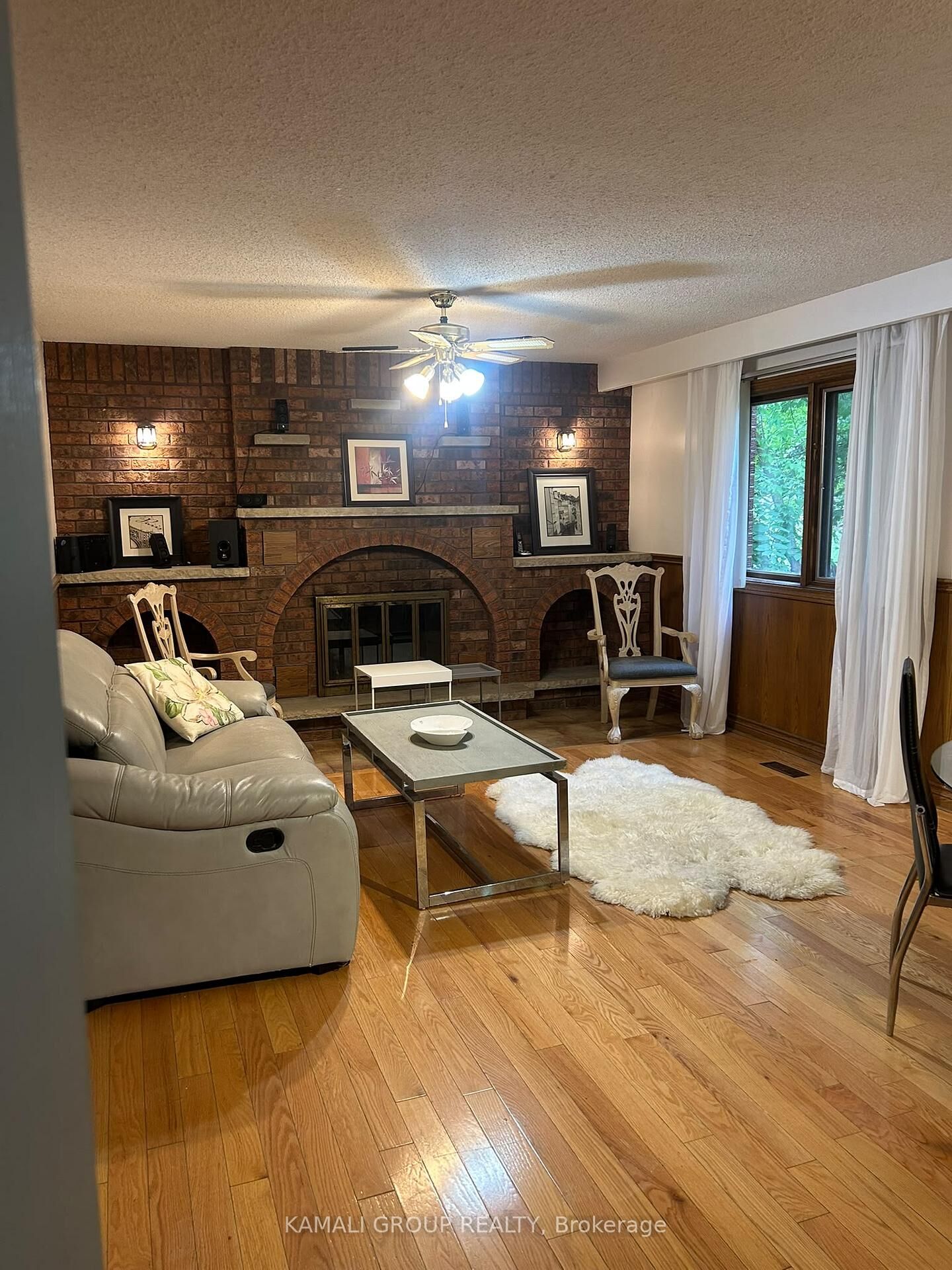 Property Photo:  201 Carrville Road  ON L4C 6E4 