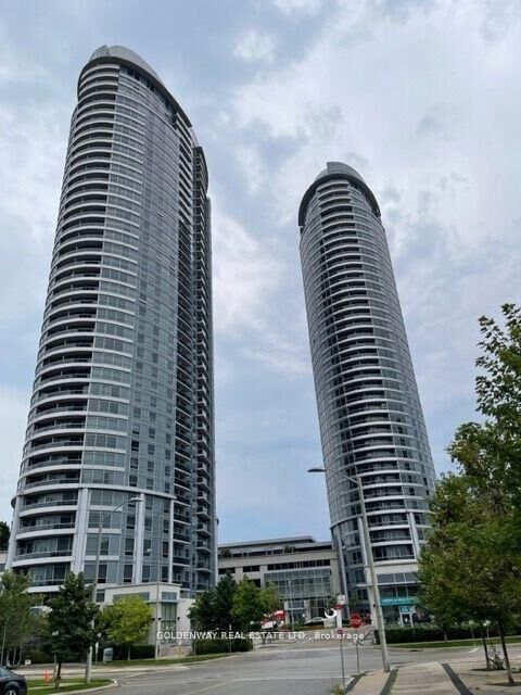 Property Photo: 125 Village Green Square S 3801 ON M1S 0G3
