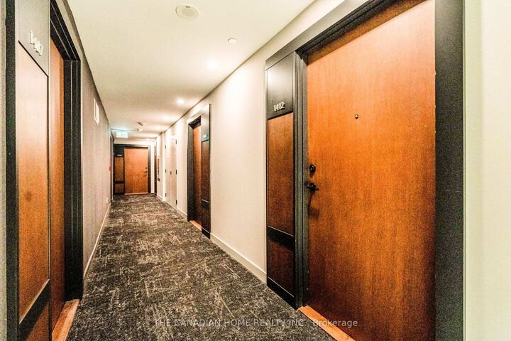 Property Photo:  4065 Confederation Parkway 1412  ON L5B 0L4 