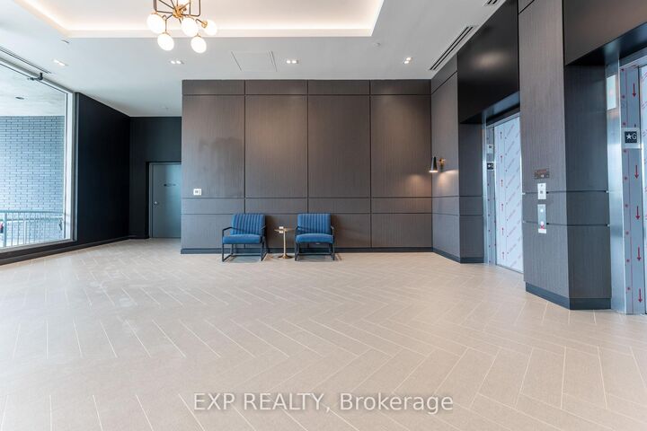 Property Photo:  430 Essa Road 406  ON L4N 9C6 