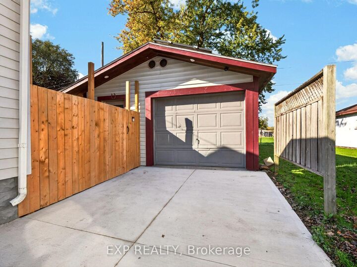 Property Photo: 147 Dover Road ON L3B 2V1
