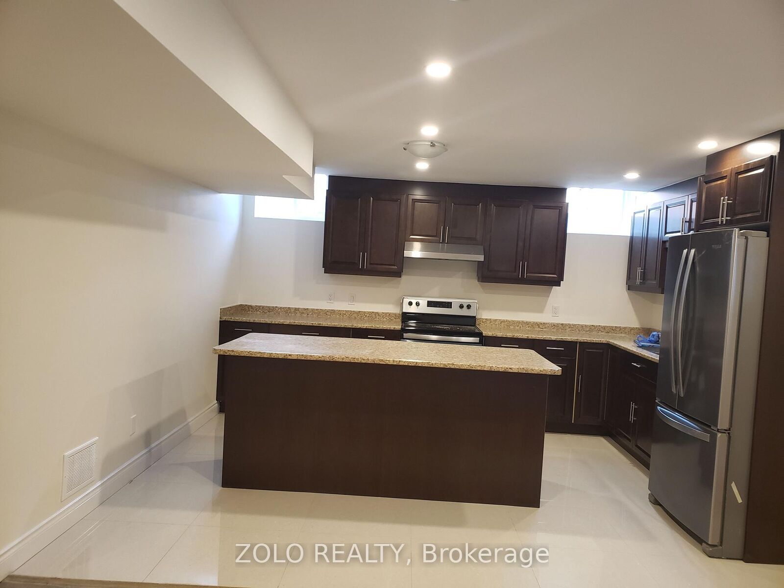 Property Photo:  58 Gibson Circle Lower  ON L3Z 0X1 