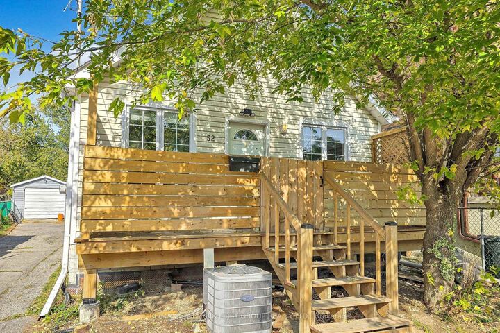 Property Photo:  52 Malta Street  ON M1N 2L4 