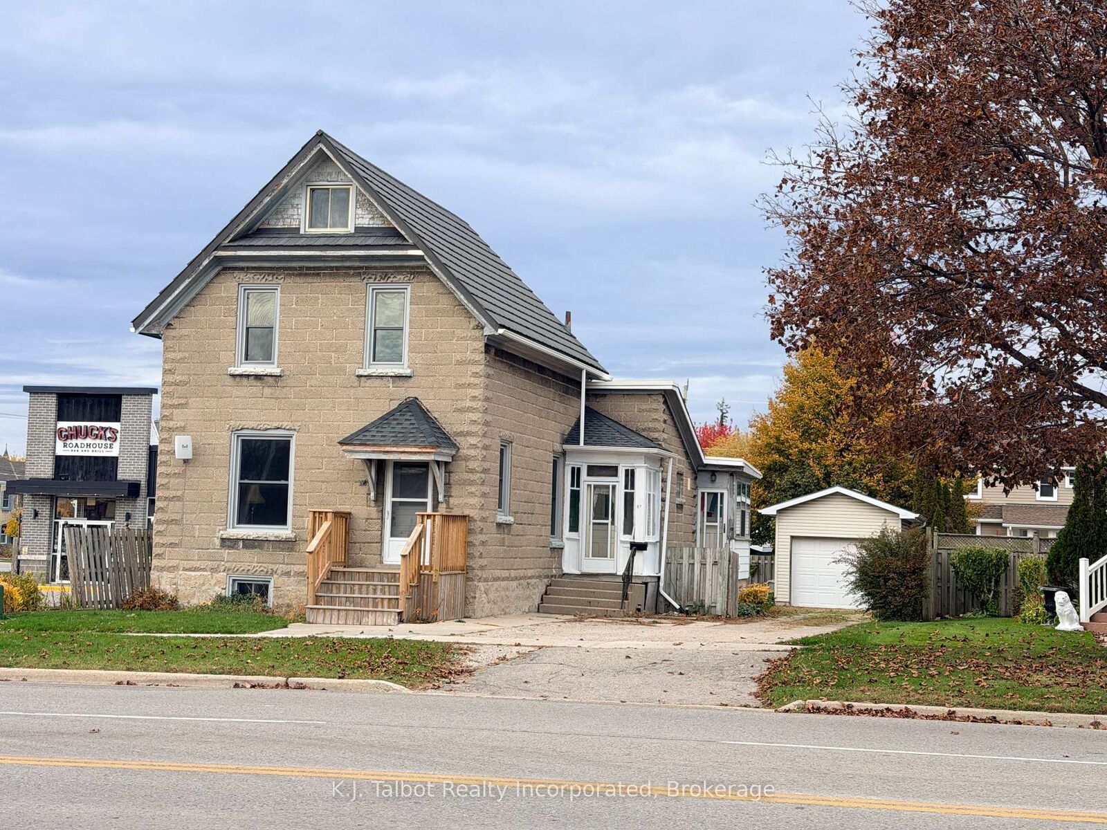 Property Photo:  87 Elgin Avenue E  ON N7A 1K5 
