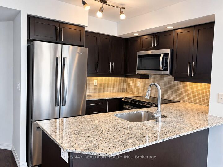 Property Photo:  65 East Liberty Street 902  ON M6K 3R2 
