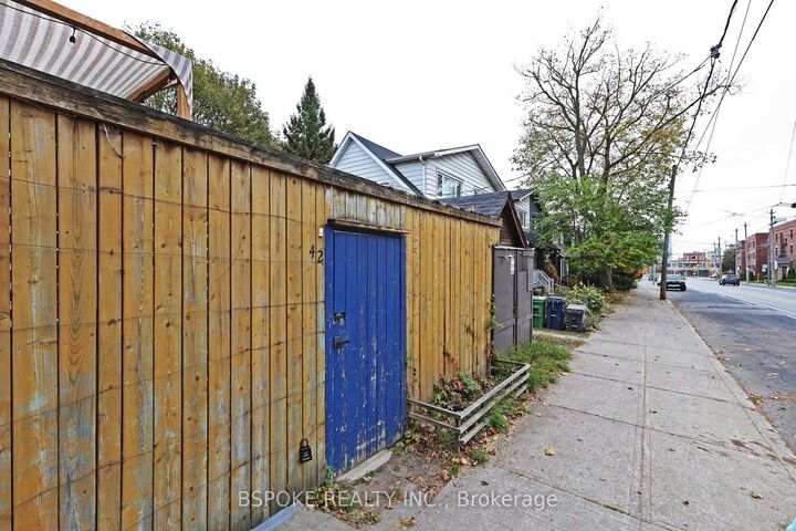 Property Photo:  42 Lark Street Bsmt  ON M4L 3M6 