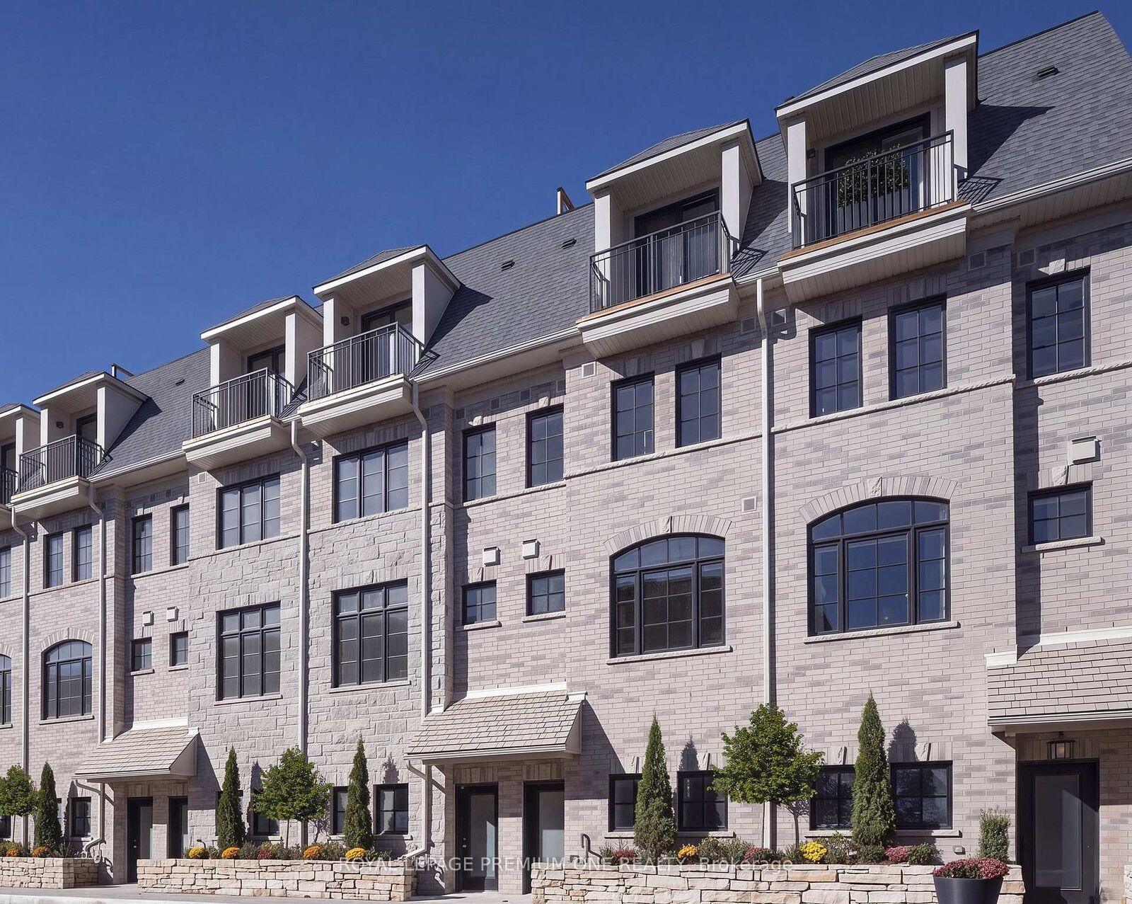 Property Photo:  30 Commerce Trail #39  ON M6N 0C2 