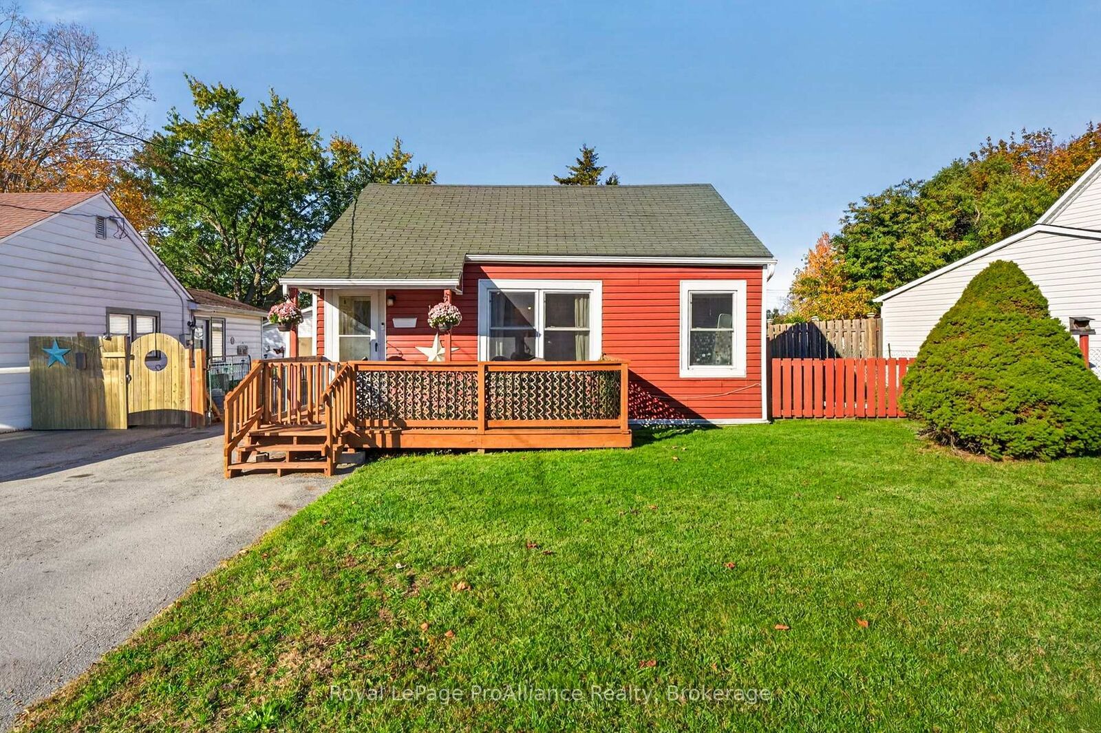 Property Photo:  12 Kerr Crescent  ON K8V 2W3 