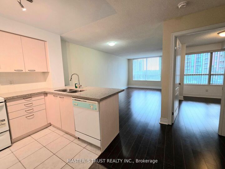 Property Photo:  62 Suncrest Boulevard 522  ON L3T 7Y6 