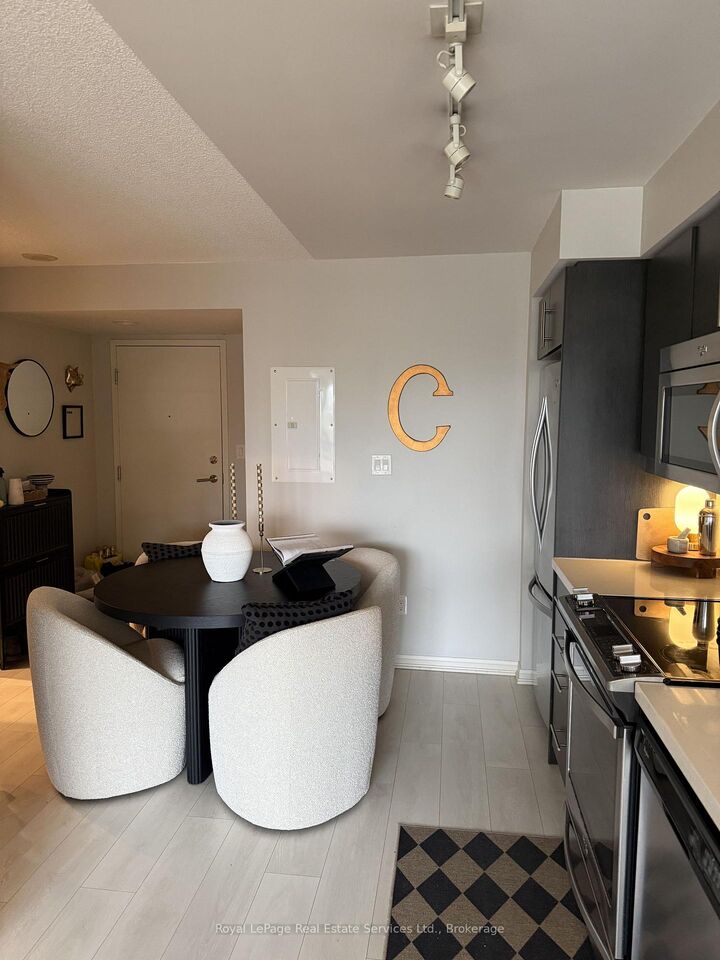 Property Photo: 400 Adelaide Street E 1814 ON M5A 4S3