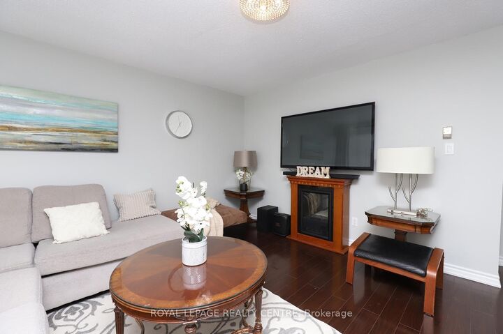 Property Photo:  1055 Dundas Street E 171  ON L4Y 3X6 