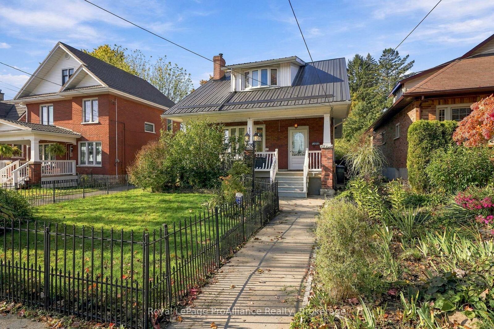 Property Photo:  156 William Street  ON K8N 3J7 
