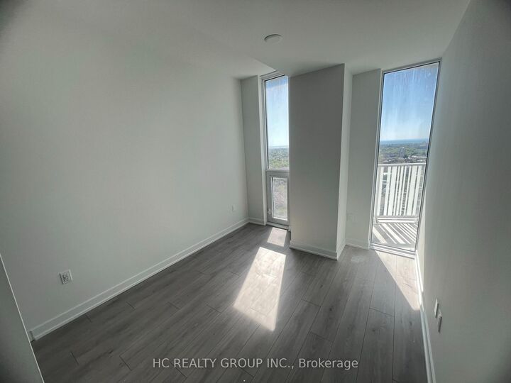 Property Photo:  1 Fairview Road E 2502  ON L5A 4C6 