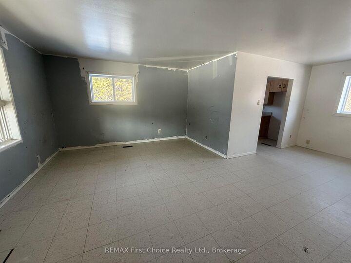 Property Photo: 14 Superior Avenue ON P0T 1T0