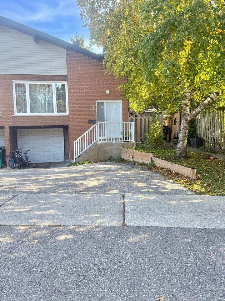 Property Photo: 2668 Windjammer Road Lower ON L5L 1T5