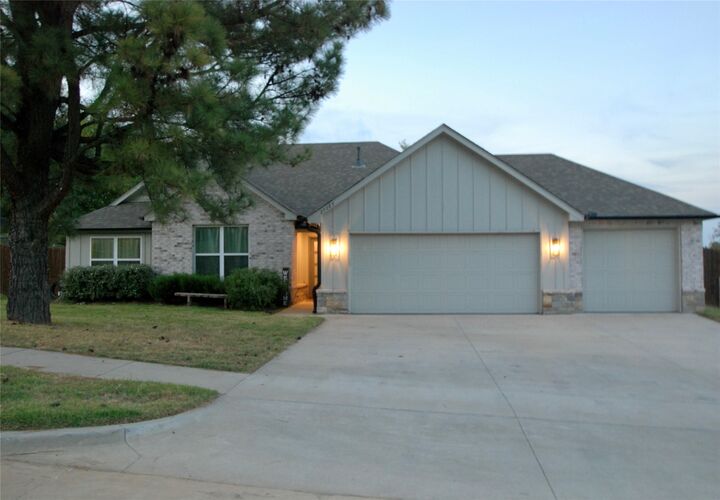 Property Photo:  27385 E 125th Place  OK 74429 