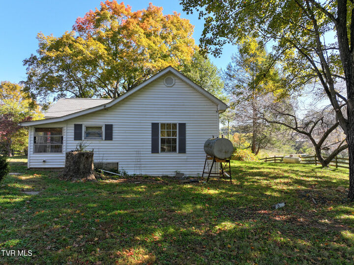 Property Photo: 1400 Old Asheville Highway TN 37743