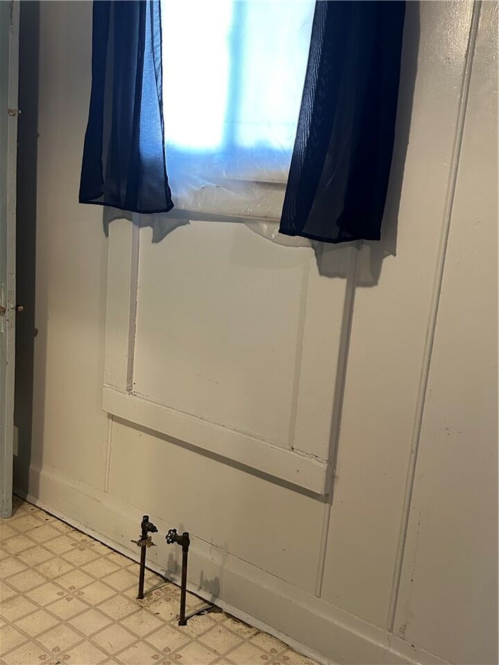 Property Photo: 118 Sullivan St PA 16001