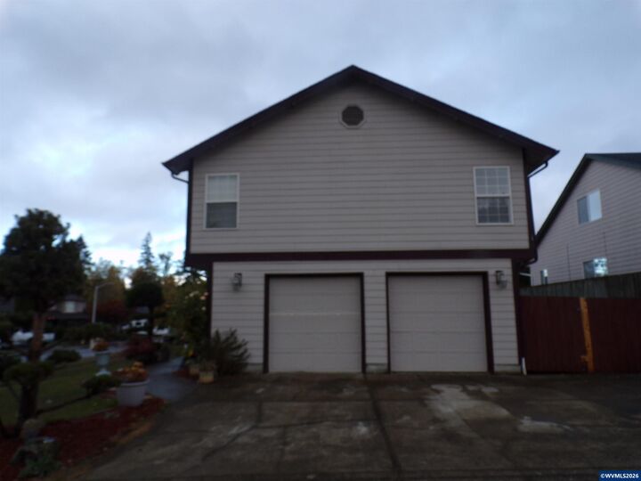 Property Photo:  995 Jev Ct W  OR 97304 