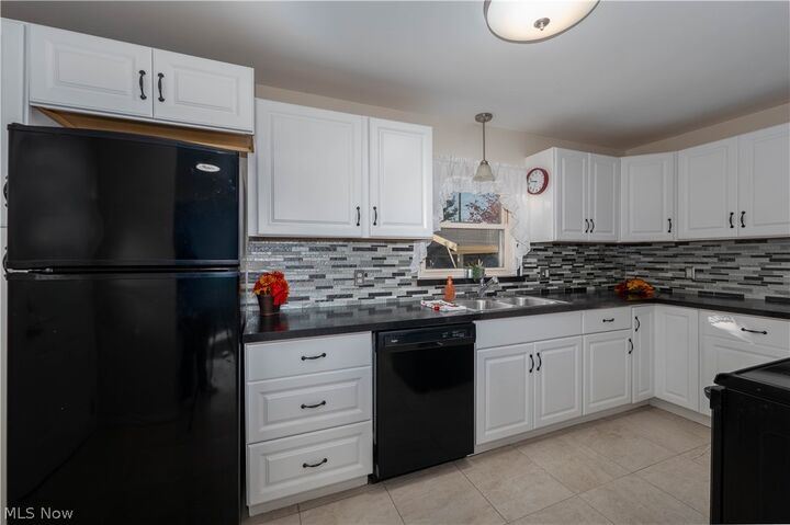 Property Photo:  1246 Valleyview Avenue SW  OH 44710 