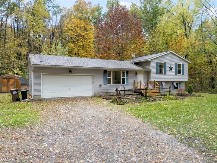 Property Photo: 9812 Carters Ford Road OH 44411