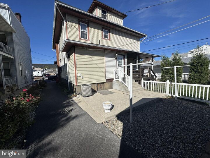 Property Photo:  258 Washington Street  PA 19526 