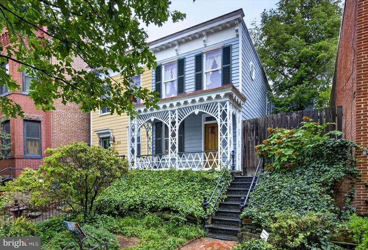 Property Photo:  332 8th Street SE  DC 20003 
