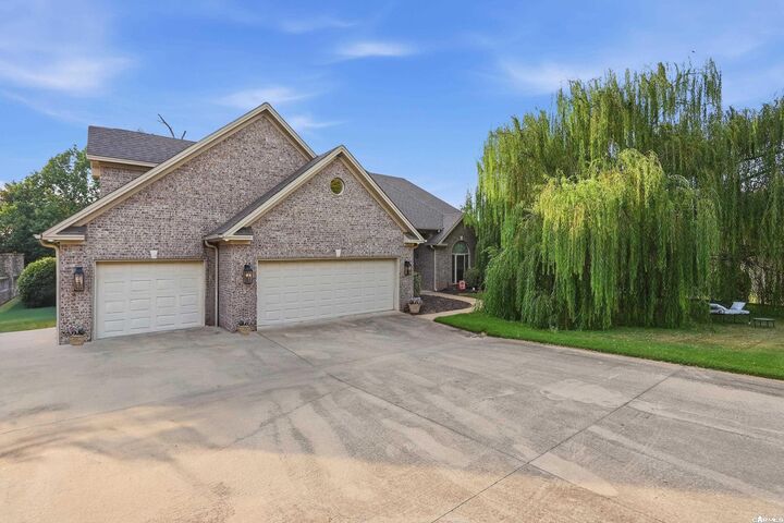 Property Photo: 7225 E Worth Avenue AR 72019