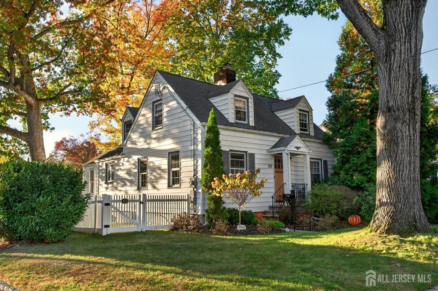 Property Photo:  201 Arbor Street  NJ 07016 