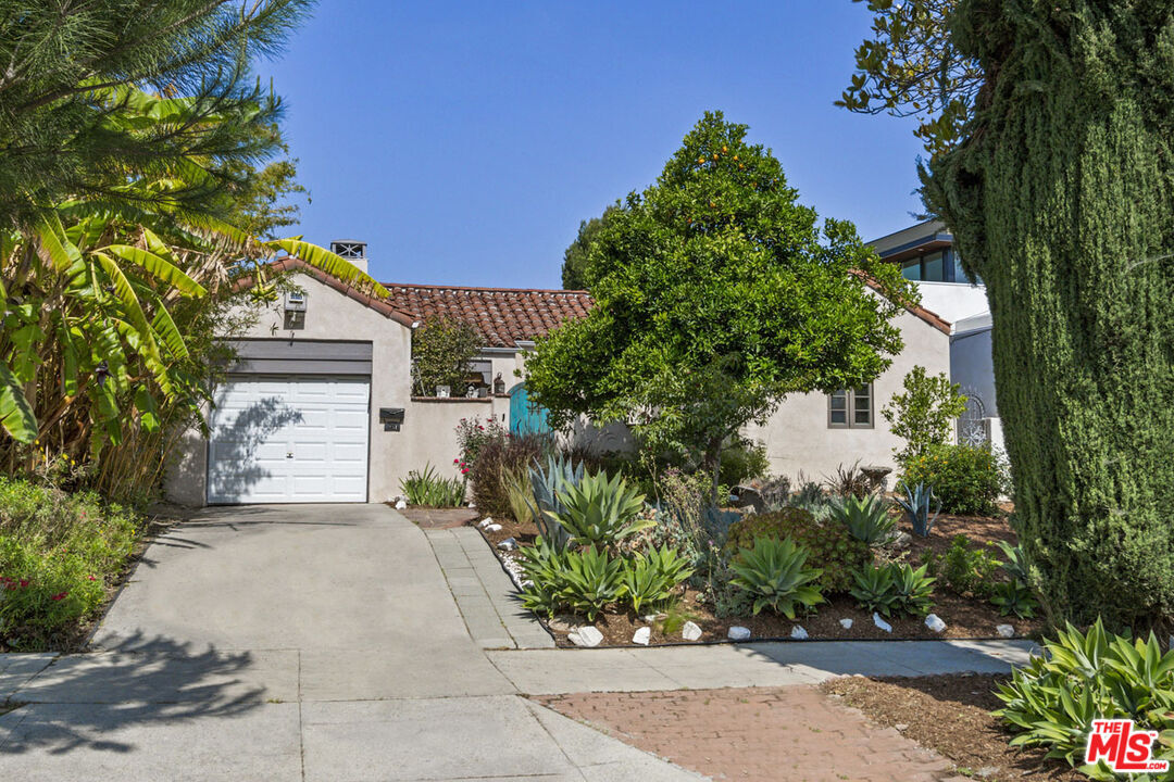 Property Photo: 931 Micheltorena St CA 90026