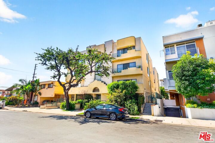 Property Photo: 1741 Colby Ave, Unit 203 CA 90025