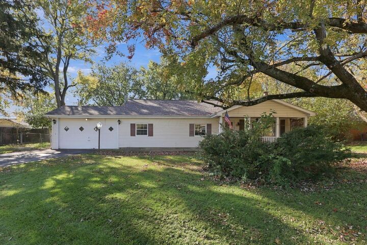 Property Photo:  2323 Chateau Street  OH 43123 