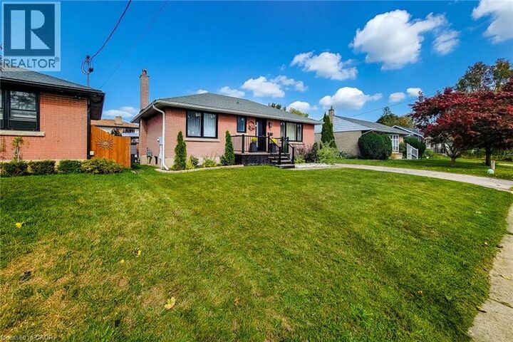 Property Photo:  8 Albemarle Street  ON N3S 4N2 