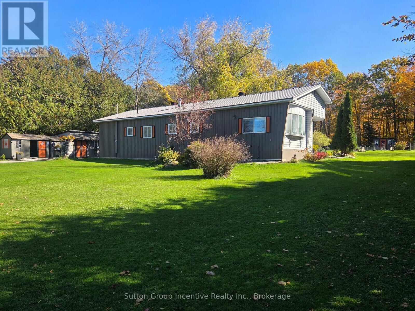 Property Photo:  1211 Upper Big Chute Road  ON L0K 1E0 