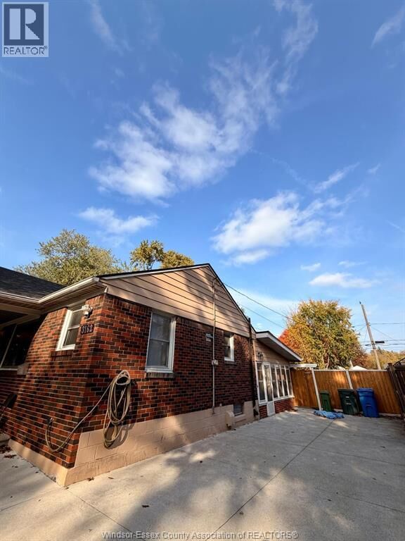 Property Photo: 3162 Curry Avenue Lower ON N9E 2T3