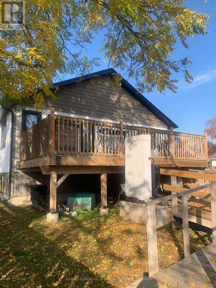 Property Photo:  313 John Street South  ON N5H 2C9 