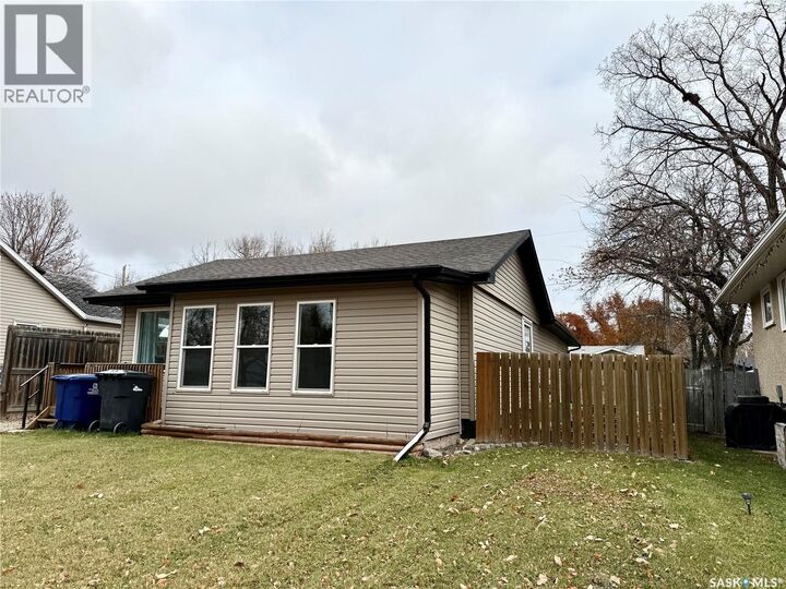 Property Photo:  64 10th Street NE  SK S4H 1G7 