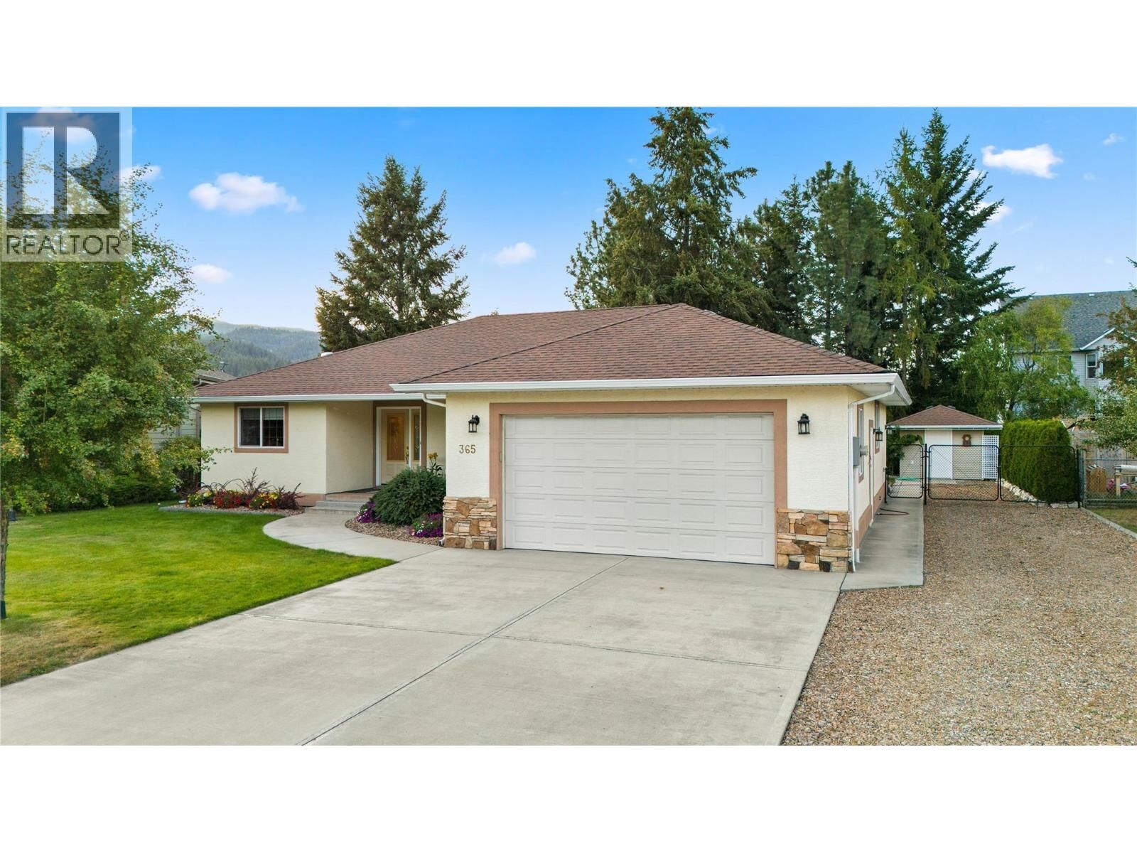 Property Photo: 365 Robin Drive BC V0E 1E0