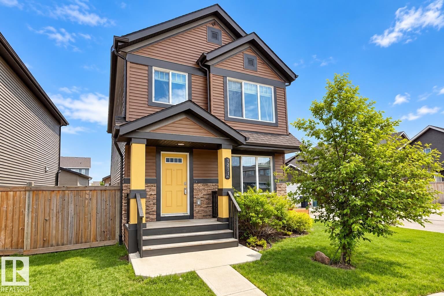 Property Photo:  3211 Cherry Crescent SW  AB T6X 1Y5 