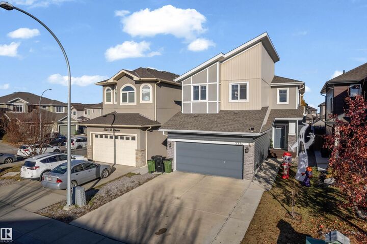 Property Photo:  3324 12 Avenue NW  AB T6T 2C4 