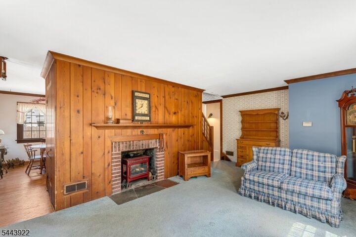 Property Photo:  550 Ayres Ave  NJ 07063 