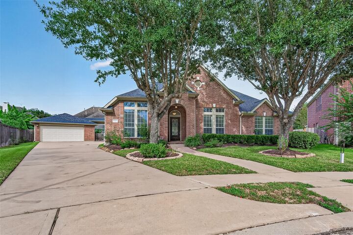 Property Photo:  5242 Fountainbrook Lane  TX 77479 