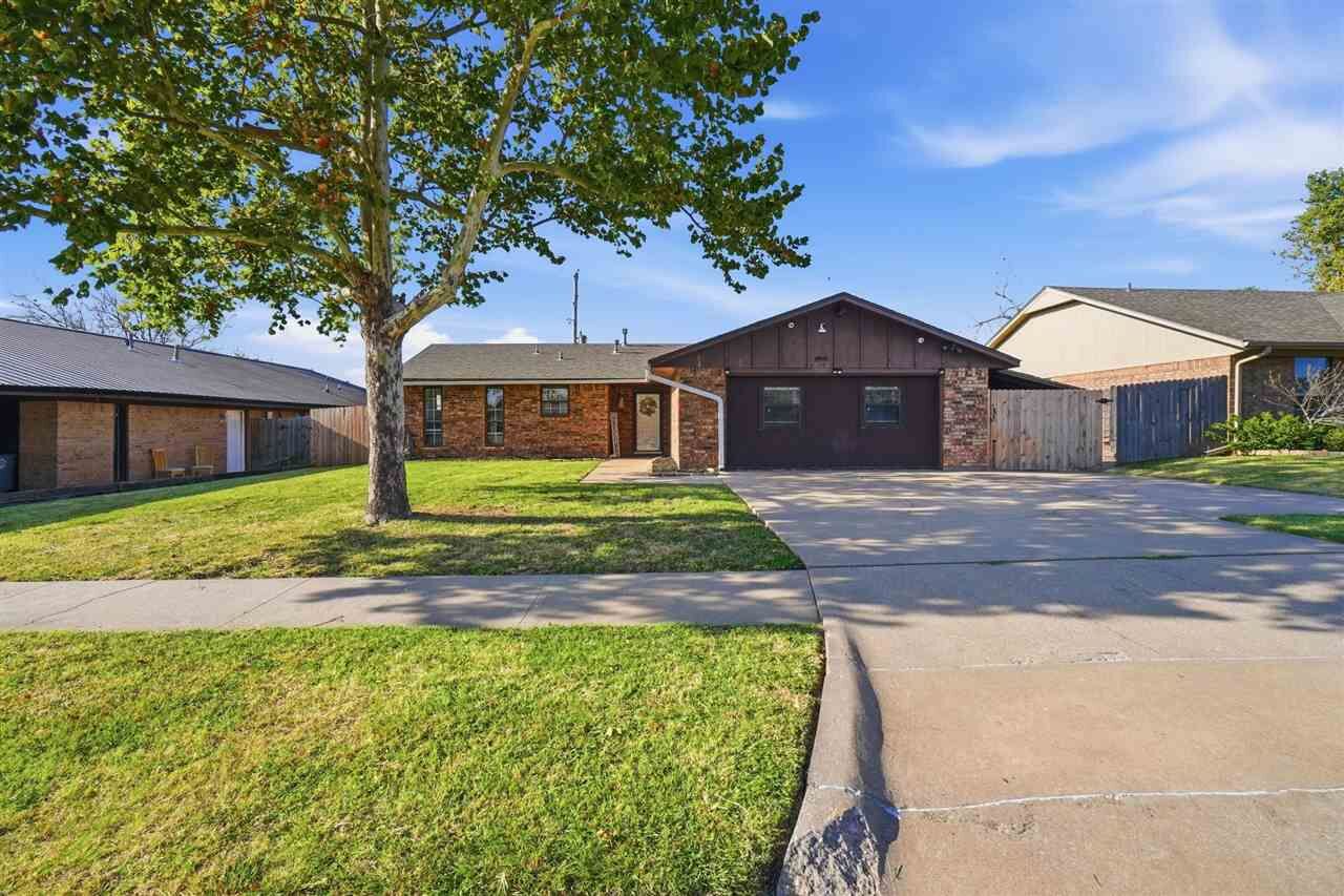Property Photo:  5320 NW Rotherwood Dr  OK 73505 