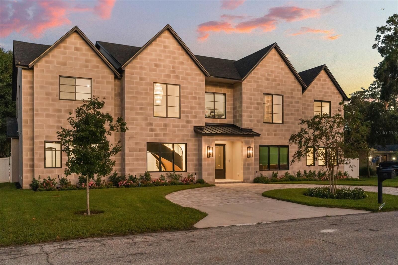 Property Photo:  1879 Oak Lane  FL 32803 