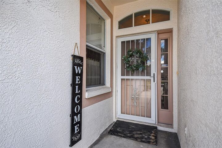 Property Photo: 10109 Mowry Lane FL 33625